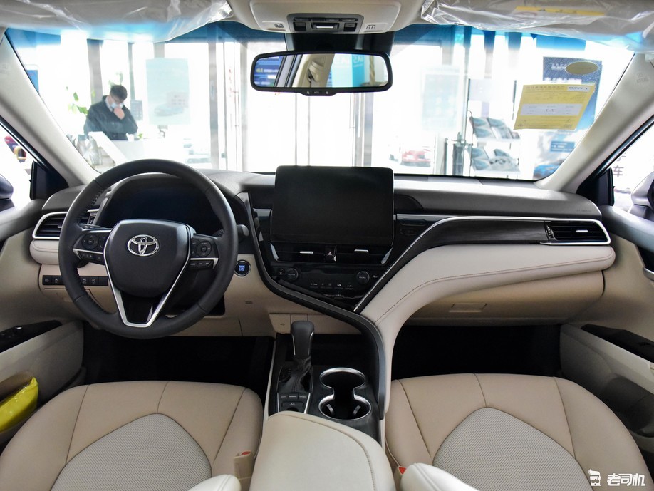 空间配置都很亮眼小哥带你一起看丰田凯美瑞