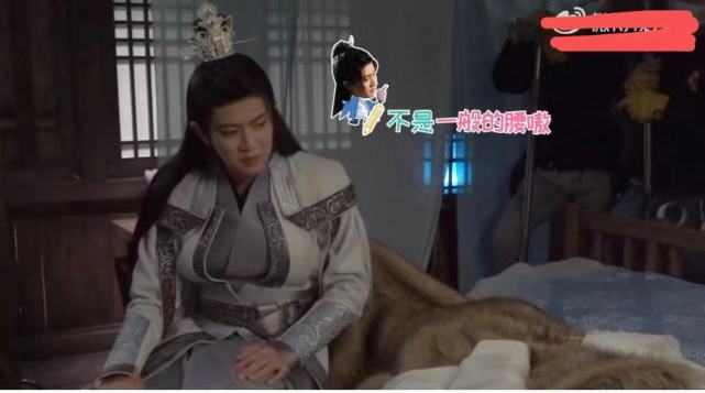 热巴任嘉伦吻戏花絮：任嘉伦笑场，热巴挠任嘉伦太可爱休闲区蓝鸢梦想 - Www.slyday.coM