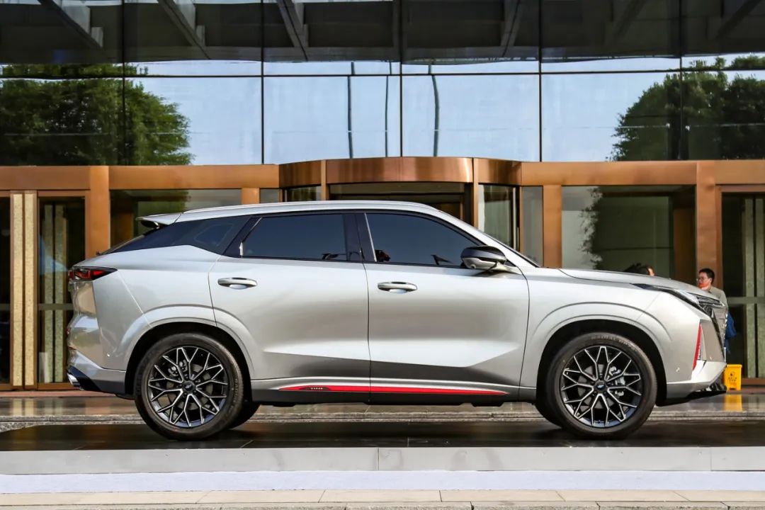 15万级爆款SUV来了？汽车机器人欧尚Z6盲订开启休闲区蓝鸢梦想 - Www.slyday.coM