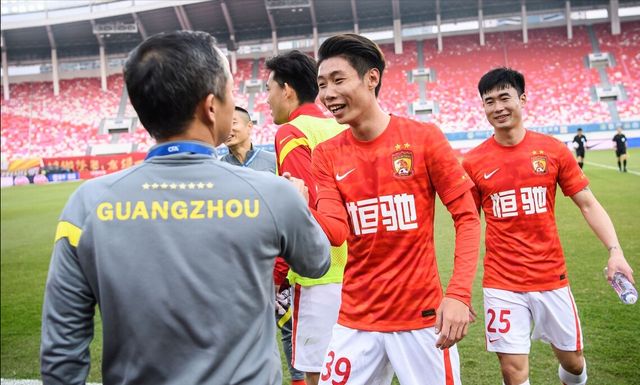 官宣!中超新赛季首个新掌门诞生!广州队放出第2弹,幕后功臣登顶休闲区蓝鸢梦想 - Www.slyday.coM