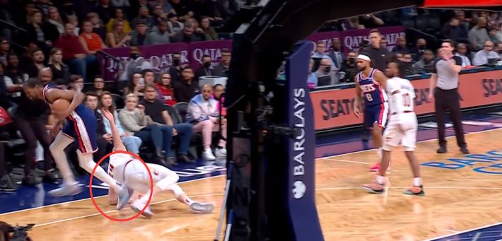 36+5+5创纪录!杜兰特跟腱被压险受伤,仅歇7分钟拼到突然摔倒休闲区蓝鸢梦想 - Www.slyday.coM 36+5+5创纪录!杜兰特跟腱被压险受伤,仅歇7分钟拼到突然摔倒休闲区蓝鸢梦想 - Www.slyday.coM