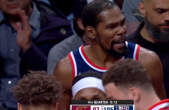 36+5+5创纪录!杜兰特跟腱被压险受伤,仅歇7分钟拼到突然摔倒休闲区蓝鸢梦想 - Www.slyday.coM 36+5+5创纪录!杜兰特跟腱被压险受伤,仅歇7分钟拼到突然摔倒休闲区蓝鸢梦想 - Www.slyday.coM