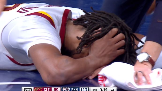 36+5+5创纪录!杜兰特跟腱被压险受伤,仅歇7分钟拼到突然摔倒休闲区蓝鸢梦想 - Www.slyday.coM 36+5+5创纪录!杜兰特跟腱被压险受伤,仅歇7分钟拼到突然摔倒休闲区蓝鸢梦想 - Www.slyday.coM