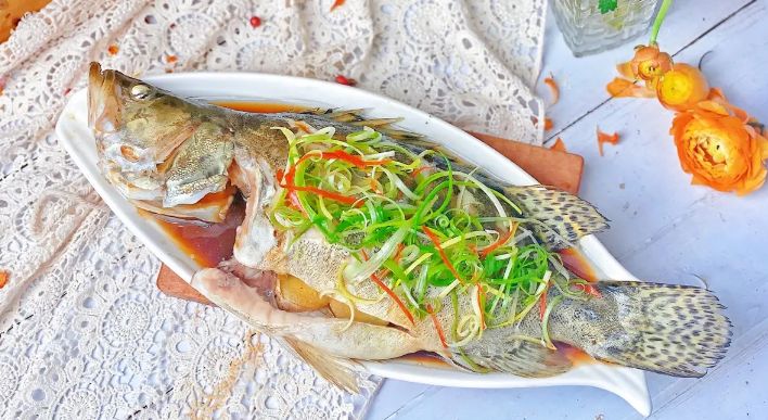 不管蒸什么鱼,都别做错这2步!教你正确的做法,鱼肉鲜嫩不腥休闲区蓝鸢梦想 - Www.slyday.coM 不管蒸什么鱼,都别做错这2步!教你正确的做法,鱼肉鲜嫩不腥休闲区蓝鸢梦想 - Www.slyday.coM