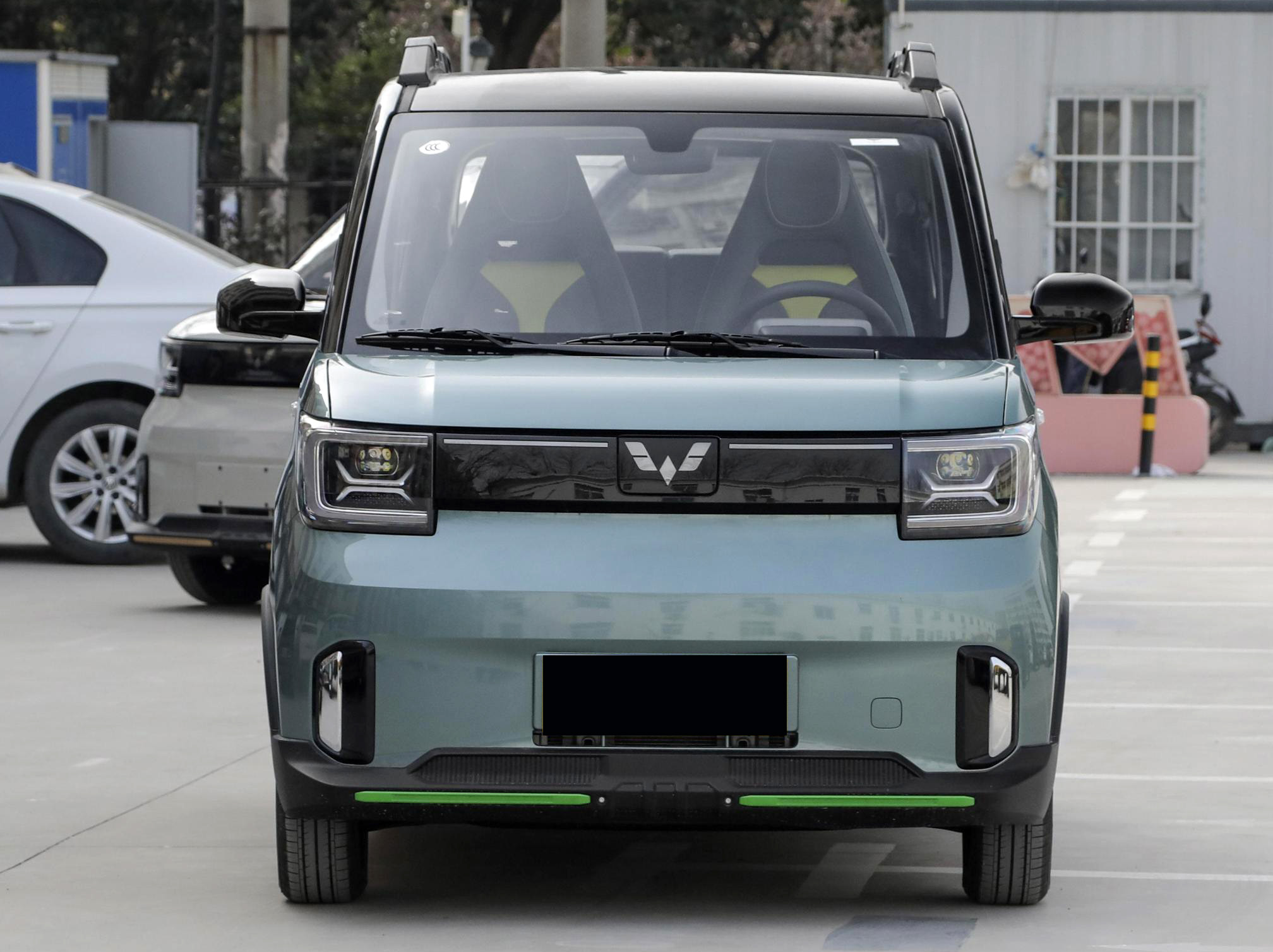 7天订单破13600台五菱新款代步小车上市3门4座续航300km