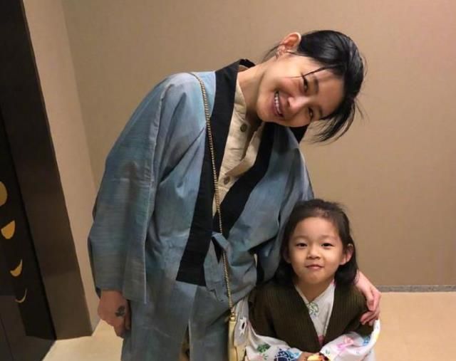 汪小菲晒出近况,自拍视频为好友的餐厅做推广,状态引网友热议休闲区蓝鸢梦想 - Www.slyday.coM 汪小菲晒出近况,自拍视频为好友的餐厅做推广,状态引网友热议休闲区蓝鸢梦想 - Www.slyday.coM