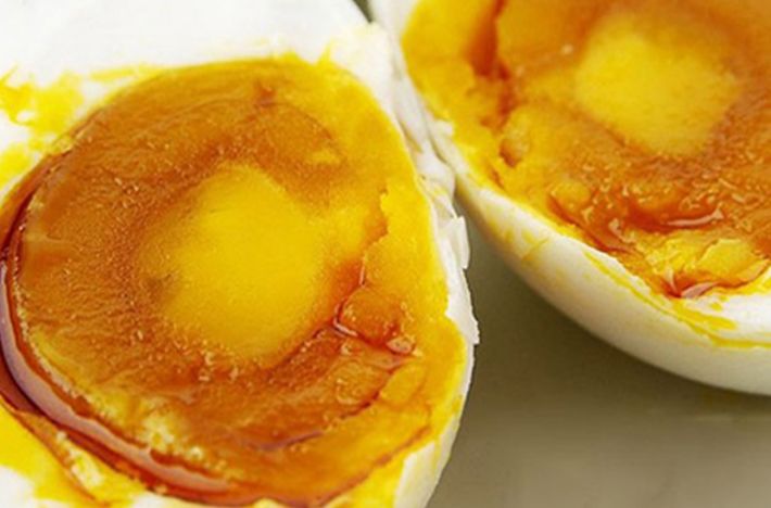 我家传了3代的咸鸭蛋配方,不裹黄泥,只要2样料,个个出油起沙休闲区蓝鸢梦想 - Www.slyday.coM 我家传了3代的咸鸭蛋配方,不裹黄泥,只要2样料,个个出油起沙休闲区蓝鸢梦想 - Www.slyday.coM