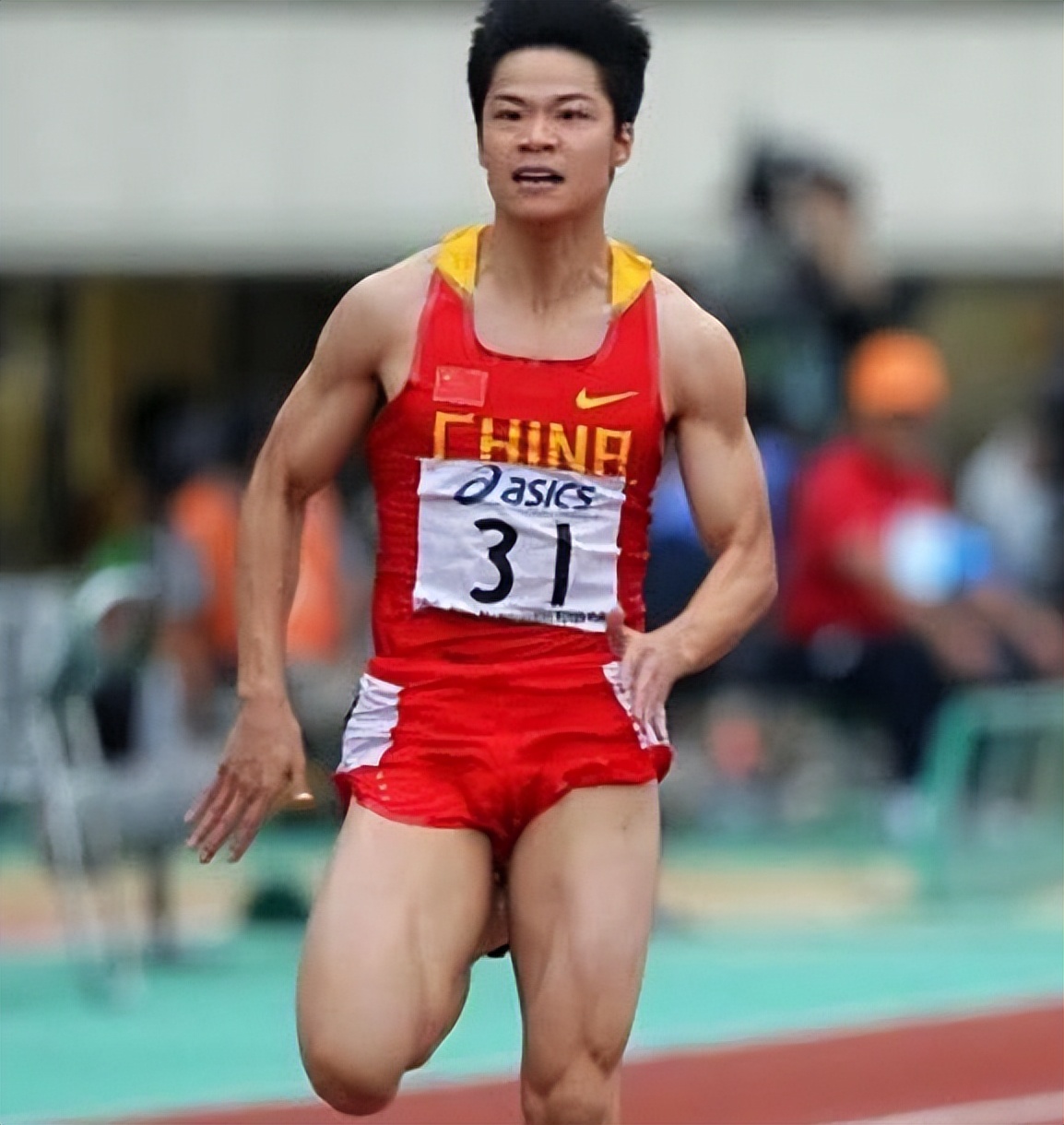 在体坛中,需要用到大腿肌肉的运动员不在少数,但是很少能够看到像短跑