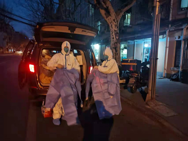 核酸应急采样队长毛希虹：10小时不吃不喝爬楼爬到要哭 拉肚子就穿纸尿裤休闲区蓝鸢梦想 - Www.slyday.coM