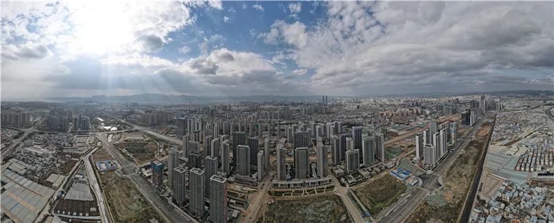 首付3万能买100㎡大房？昆明多个项目推特价房，有的单价不到7000元…休闲区蓝鸢梦想 - Www.slyday.coM