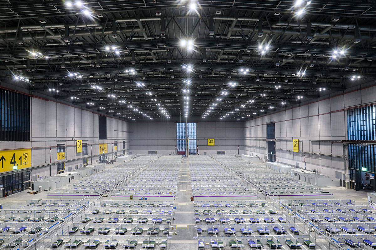 战疫视频丨与病毒赛跑，中建三局交付上海最大方舱医院首批床位休闲区蓝鸢梦想 - Www.slyday.coM