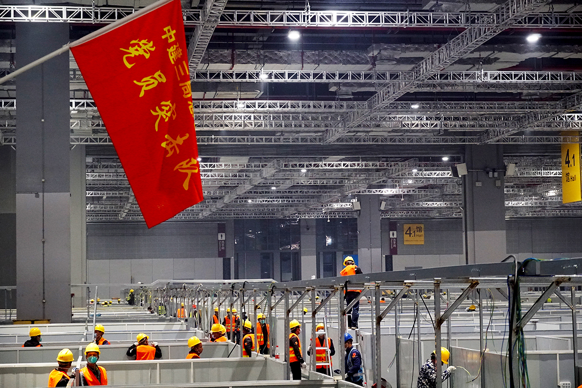 战疫视频丨与病毒赛跑，中建三局交付上海最大方舱医院首批床位休闲区蓝鸢梦想 - Www.slyday.coM