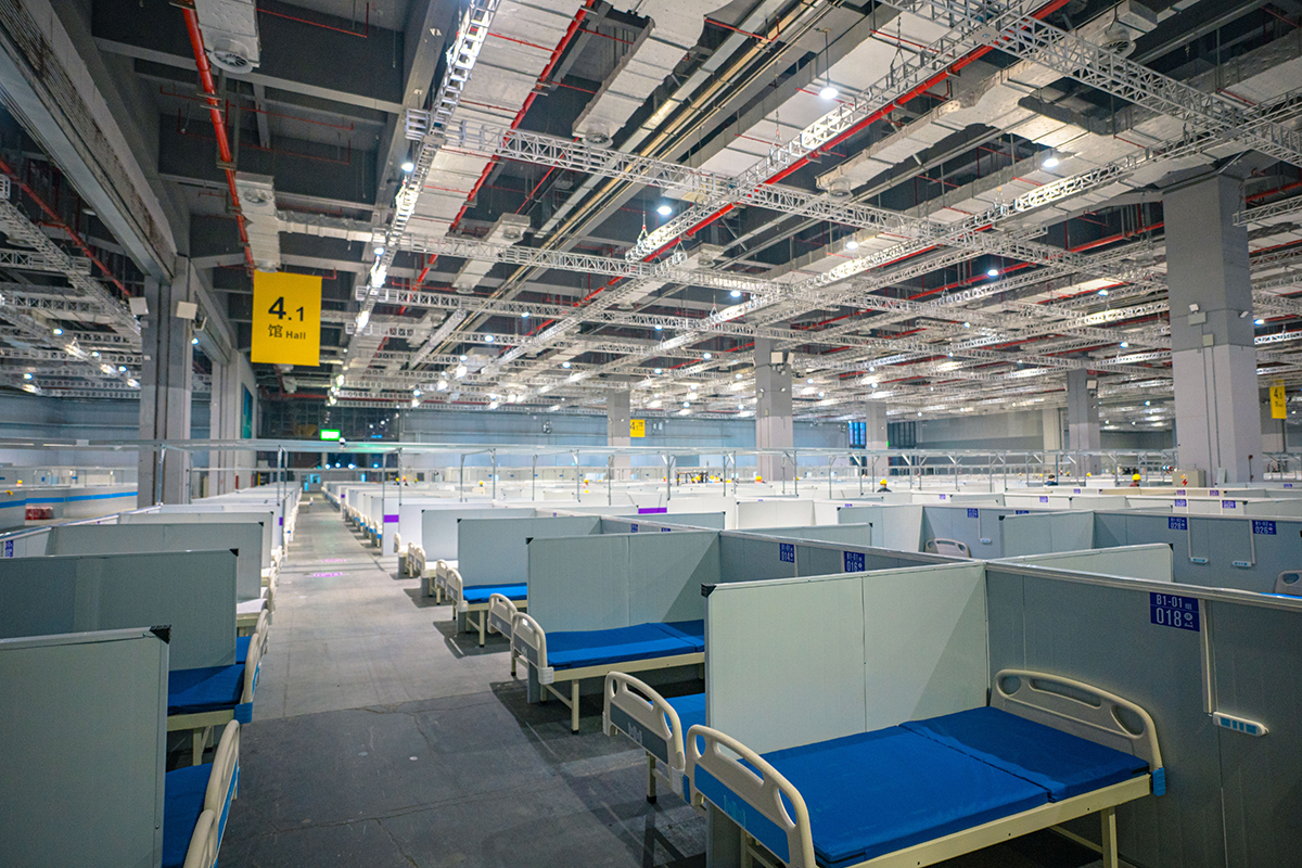 战疫视频丨与病毒赛跑，中建三局交付上海最大方舱医院首批床位休闲区蓝鸢梦想 - Www.slyday.coM