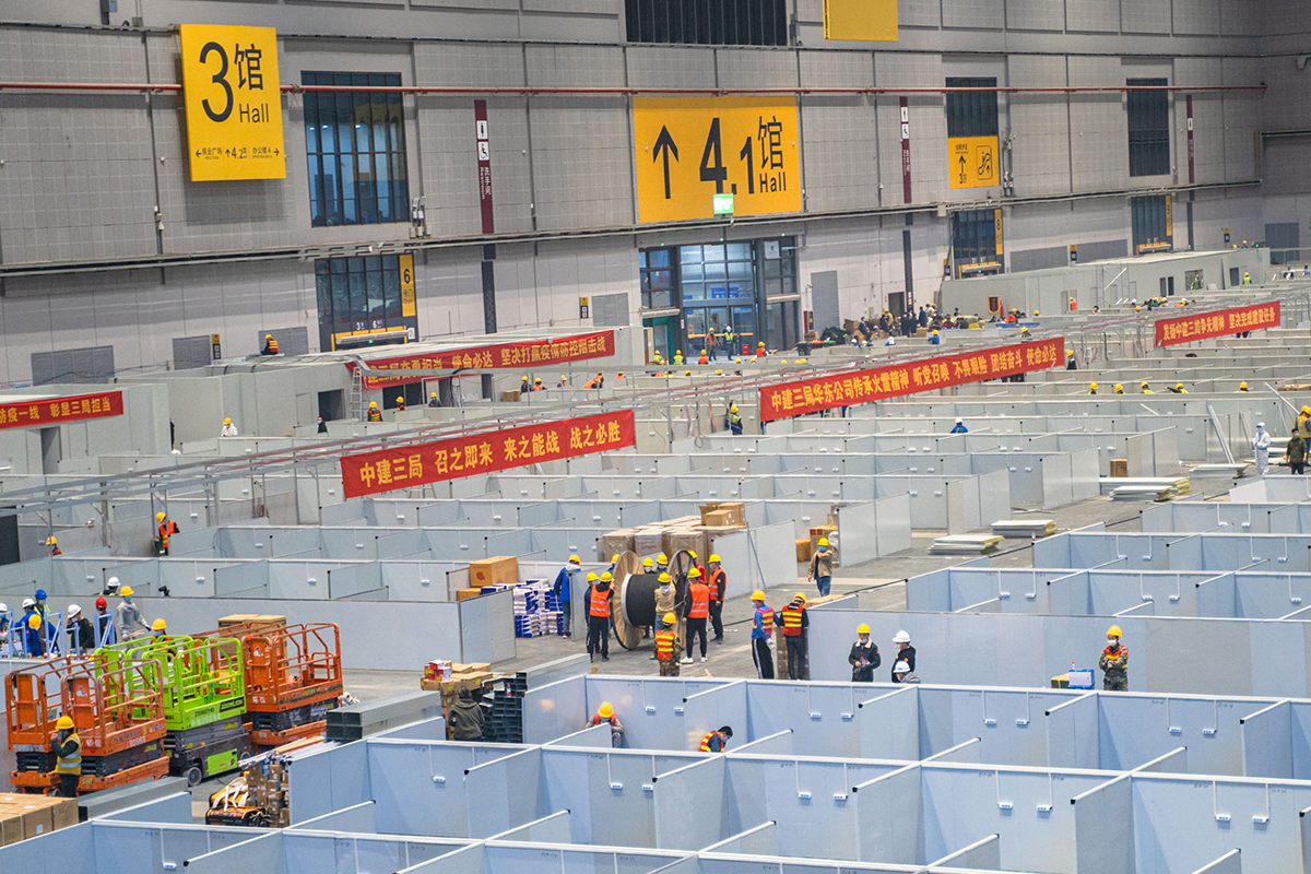 战疫视频丨与病毒赛跑，中建三局交付上海最大方舱医院首批床位休闲区蓝鸢梦想 - Www.slyday.coM