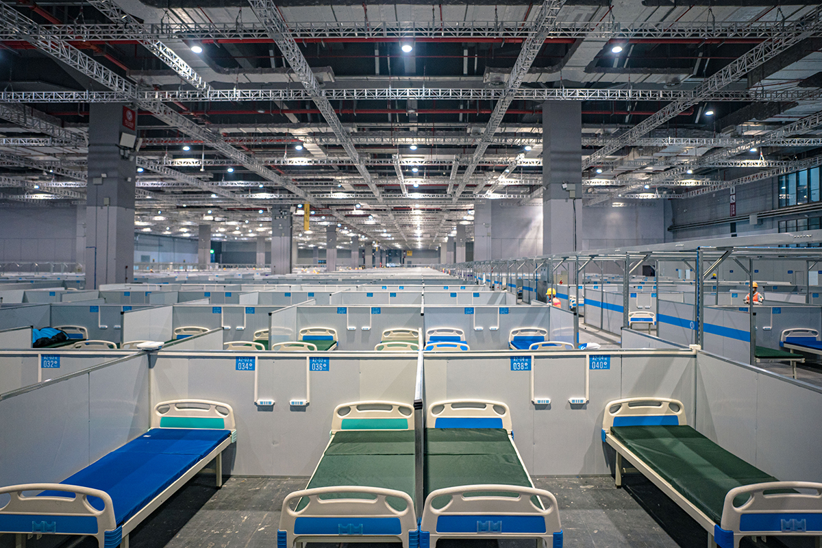 战疫视频丨与病毒赛跑，中建三局交付上海最大方舱医院首批床位休闲区蓝鸢梦想 - Www.slyday.coM