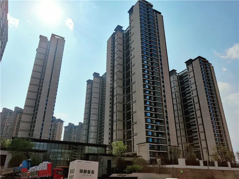 首付3万能买100㎡大房？昆明多个项目推特价房，有的单价不到7000元…休闲区蓝鸢梦想 - Www.slyday.coM