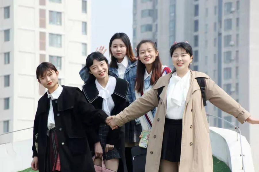 2人保研3人考研成功！石大一女生宿舍全员“上岸”休闲区蓝鸢梦想 - Www.slyday.coM