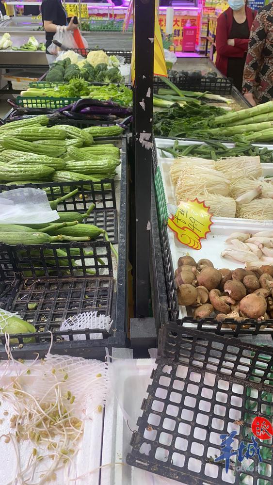 「视频+图集」走探广州员村菜市场：市民有序采购休闲区蓝鸢梦想 - Www.slyday.coM