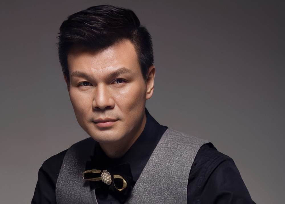 长相不如何炅气质不如撒贝宁李彬凭什么被安徽卫视独宠10年