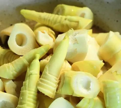 春天吃春笋“禁忌”多,牢记:1不忘,2不放,3不吃,不懂别乱吃休闲区蓝鸢梦想 - Www.slyday.coM 春天吃春笋“禁忌”多,牢记:1不忘,2不放,3不吃,不懂别乱吃休闲区蓝鸢梦想 - Www.slyday.coM