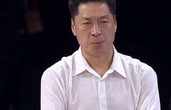 太拼了！任骏威17分钟犯满离场，富兰克林2节轰19+4，恭喜上海队休闲区蓝鸢梦想 - Www.slyday.coM