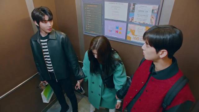 女人被困电梯想要上厕所男人竟这样做车银优黄寅烨文佳煐女神降临67