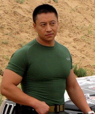 第一保镖李旭和泰森相逢,李旭挑战道:用一根筷子和你单挑