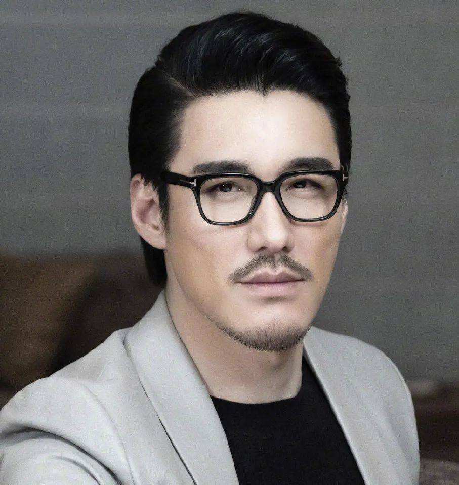 51岁的胡兵,太令人意外了!直播带货比当明星挣钱多了
