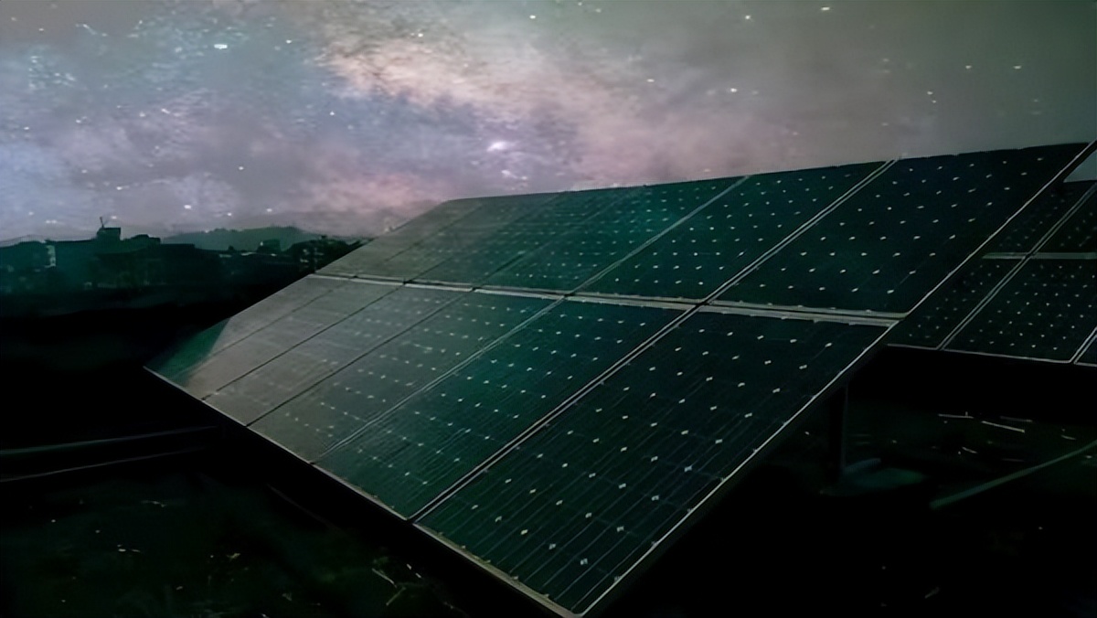 来自斯坦福大学的科学家和工程师们设计出了一种能够在夜间发电的太阳