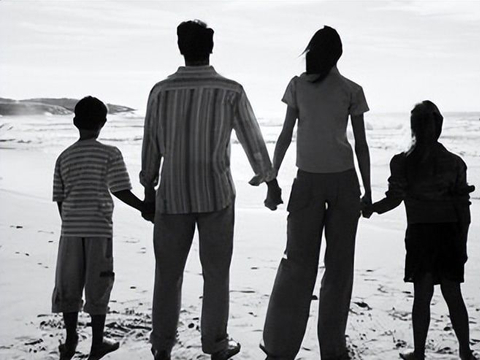 不到万不得已，别轻易二婚再建立重组家庭，原因主要有两点|家庭|二婚|重组家庭_新浪新闻