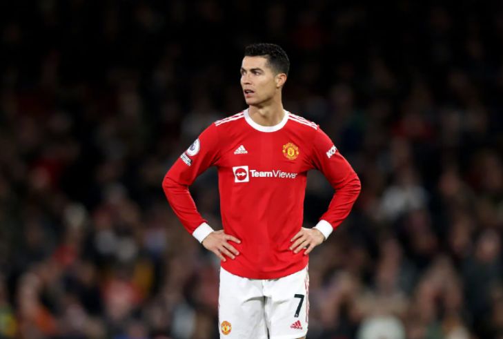 凌晨2点,曼联做出争议决定!C罗很无奈,球迷惋惜：球王恐成囚王休闲区蓝鸢梦想 - Www.slyday.coM