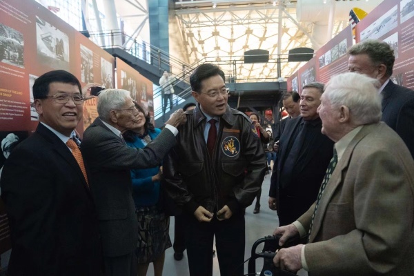 纪念飞虎队80周年历史图片展举行，秦刚大使发表讲话休闲区蓝鸢梦想 - Www.slyday.coM