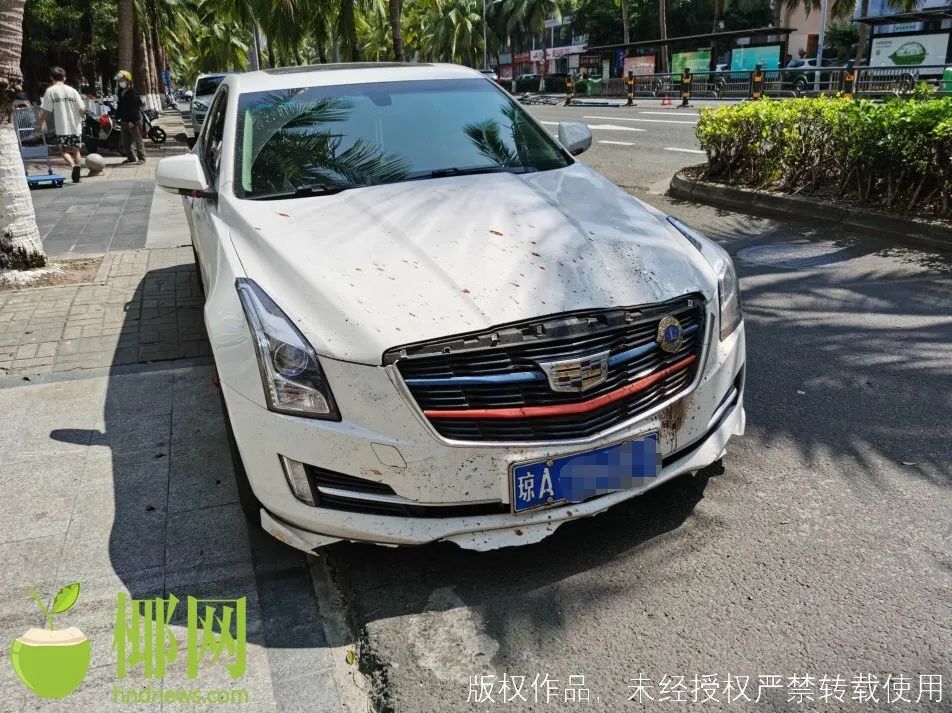 海口突发！沃尔沃越野车撞飞护栏，凯迪拉克轿车被砸中！现场视频→休闲区蓝鸢梦想 - Www.slyday.coM