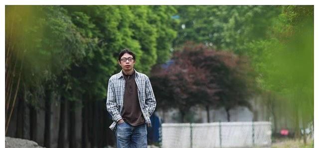 汶川地震中,丢下学生逃跑的北大才子“范跑跑”,14年后怎么样了休闲区蓝鸢梦想 - Www.slyday.coM 汶川地震中,丢下学生逃跑的北大才子“范跑跑”,14年后怎么样了休闲区蓝鸢梦想 - Www.slyday.coM