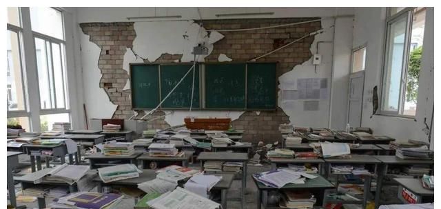 汶川地震中,丢下学生逃跑的北大才子“范跑跑”,14年后怎么样了休闲区蓝鸢梦想 - Www.slyday.coM 汶川地震中,丢下学生逃跑的北大才子“范跑跑”,14年后怎么样了休闲区蓝鸢梦想 - Www.slyday.coM