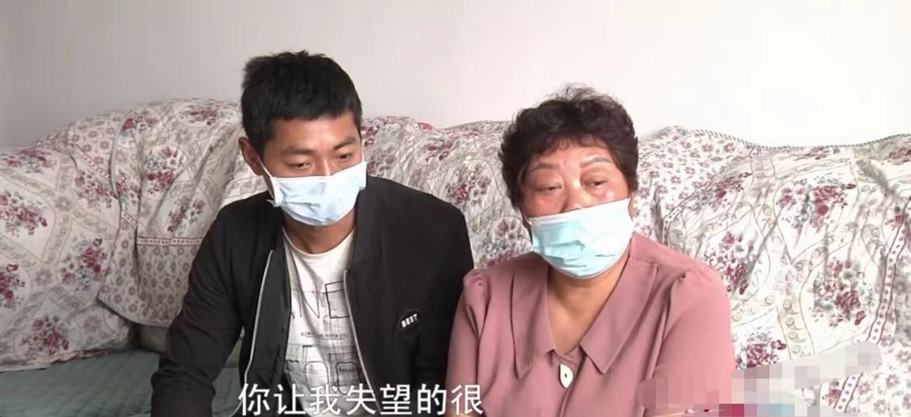 儿媳在短视频中骂婆婆,对方被惹怒上门打她,儿媳:赔10万买教训休闲区蓝鸢梦想 - Www.slyday.coM 儿媳在短视频中骂婆婆,对方被惹怒上门打她,儿媳:赔10万买教训休闲区蓝鸢梦想 - Www.slyday.coM