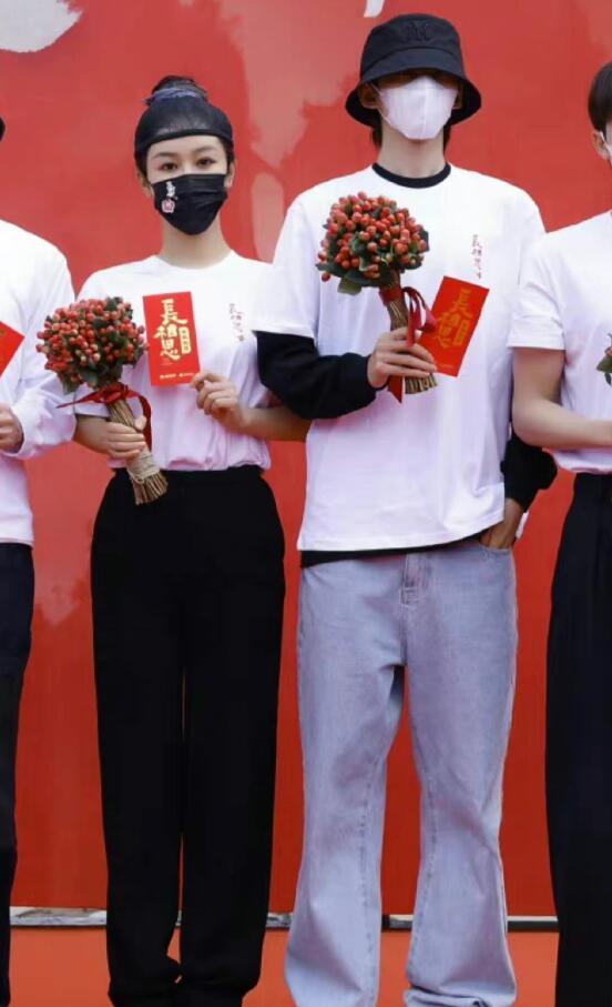 《长相思》最新路透,杨紫邓为公主抱角度扎心,他的表情挽回风评休闲区蓝鸢梦想 - Www.slyday.coM 《长相思》最新路透,杨紫邓为公主抱角度扎心,他的表情挽回风评休闲区蓝鸢梦想 - Www.slyday.coM