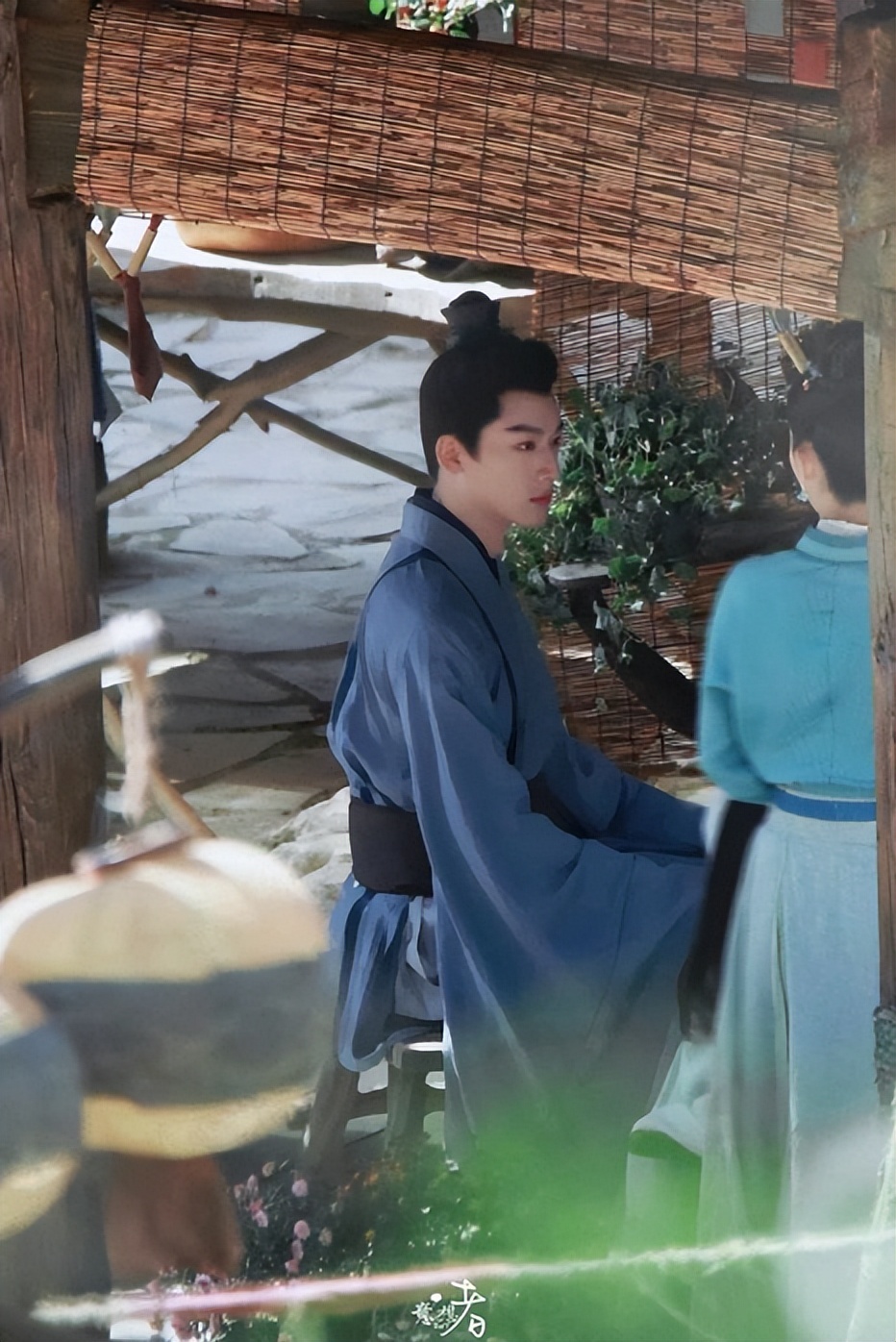 双男主古装剧《长相思》开机，张晚意檀健次古装造型引发观众期待