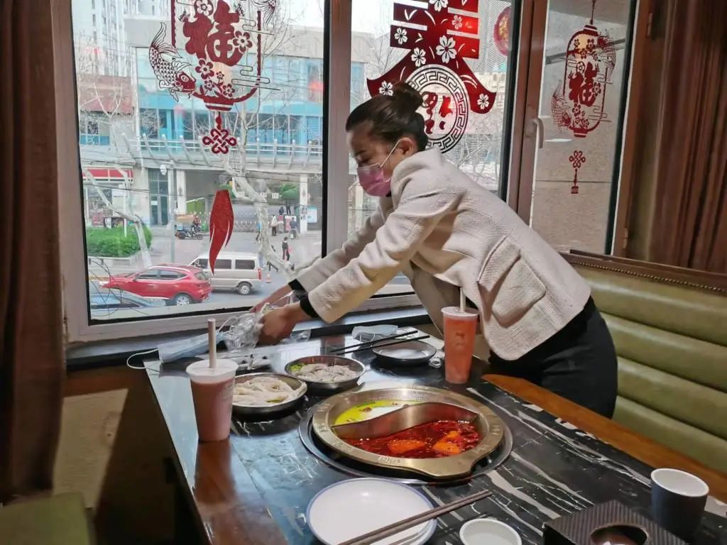 青岛火锅店排行_青岛火锅代表“当年东镇老火锅”与哗啦啦达成合作,开启全面信息化...