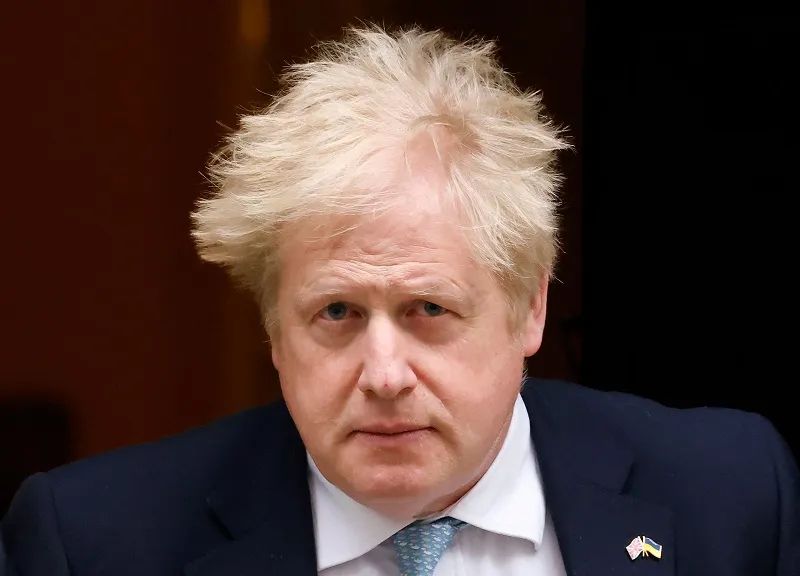 2022年3月30日,英国首相约翰逊离开伦敦唐宁街10号首相府.