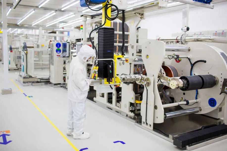 宁德时代动力电池生产车间