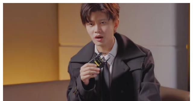 任嘉伦33岁生日，杨紫张睿留言祝福，《蓝焰突击》《请君》也动了休闲区蓝鸢梦想 - Www.slyday.coM