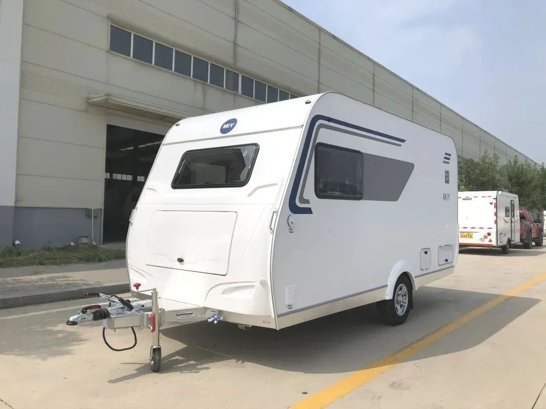 灵活多变双卡座多床铺自由切换迷野房车480双卡座