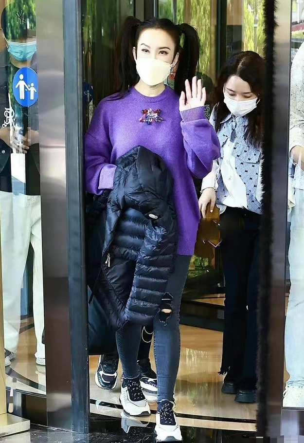 赵樱子欲借《浪姐3》翻红,本人颜值大变,如同杨幂和娜扎结合体休闲区蓝鸢梦想 - Www.slyday.coM 赵樱子欲借《浪姐3》翻红,本人颜值大变,如同杨幂和娜扎结合体休闲区蓝鸢梦想 - Www.slyday.coM