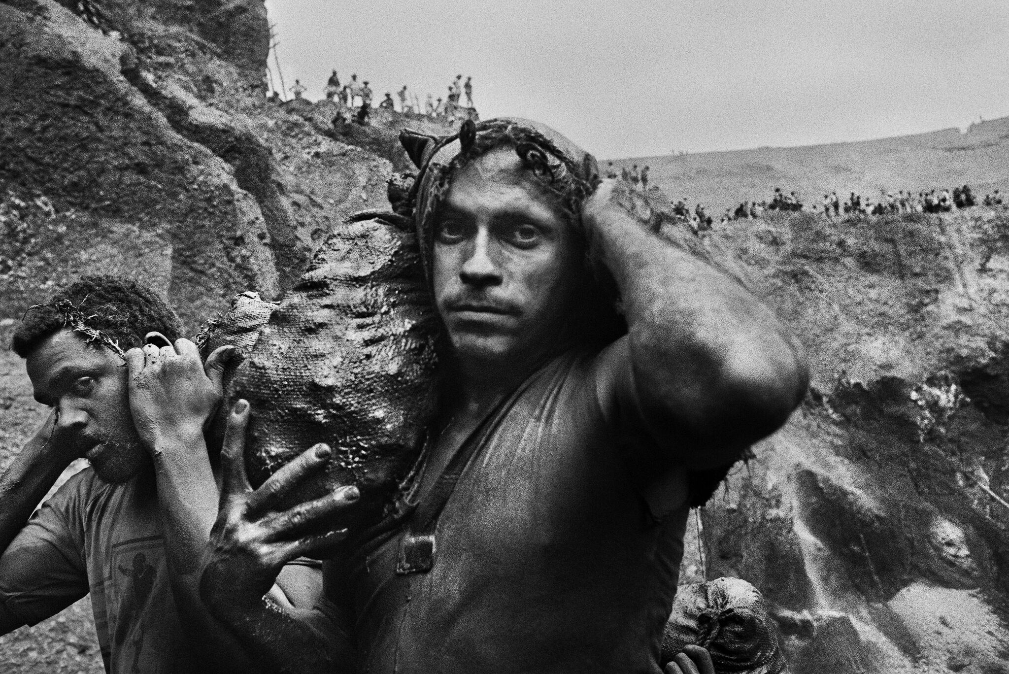 061《贝伦尼斯·阿博特》封面作品:1933年,纽约"交易广场".