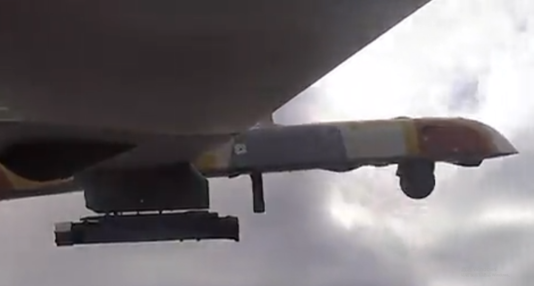 俄罗斯媒体发布的“猎户座”无人机在乌克兰作战的视频截图