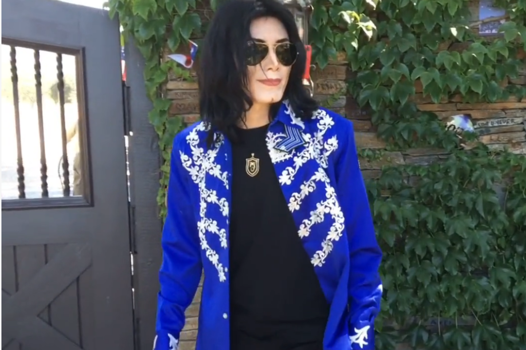 河南农村小伙因酷似杰克逊,而被好莱坞签约,走向巅峰成人生赢家休闲区蓝鸢梦想 - Www.slyday.coM 河南农村小伙因酷似杰克逊,而被好莱坞签约,走向巅峰成人生赢家休闲区蓝鸢梦想 - Www.slyday.coM