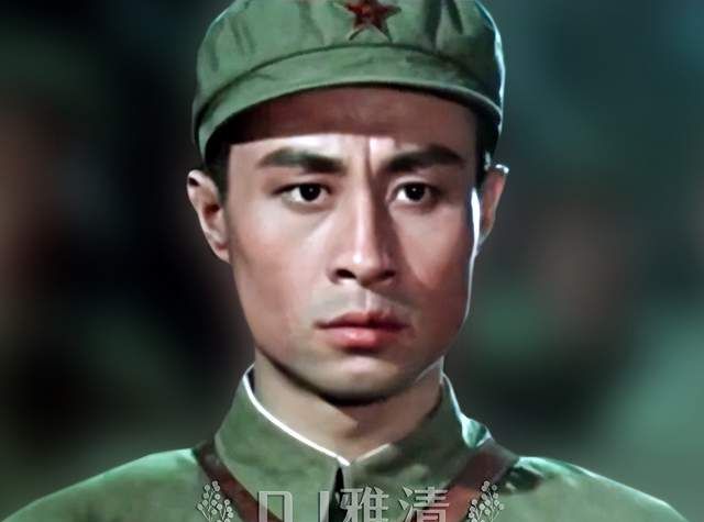 男神王心刚22张帅气照片欣赏穿军装威武戴眼镜儒雅侧颜最好看