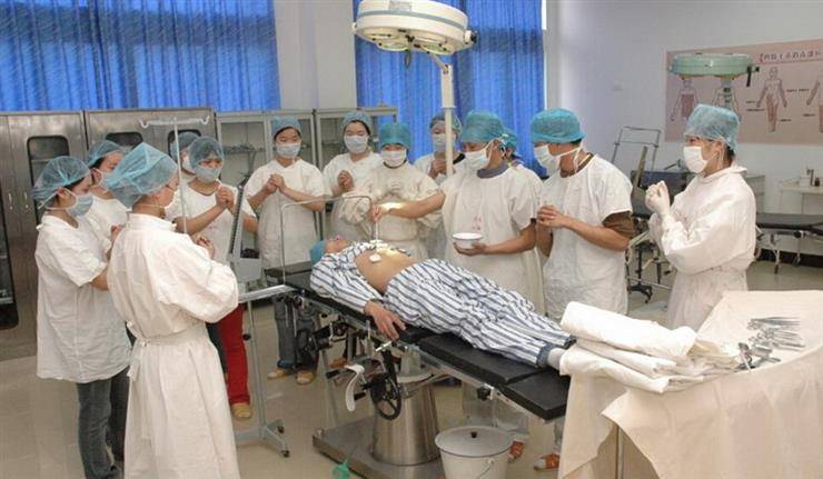 家庭条件一般的学生考师范还是学医？这些人回答出奇一致休闲区蓝鸢梦想 - Www.slyday.coM