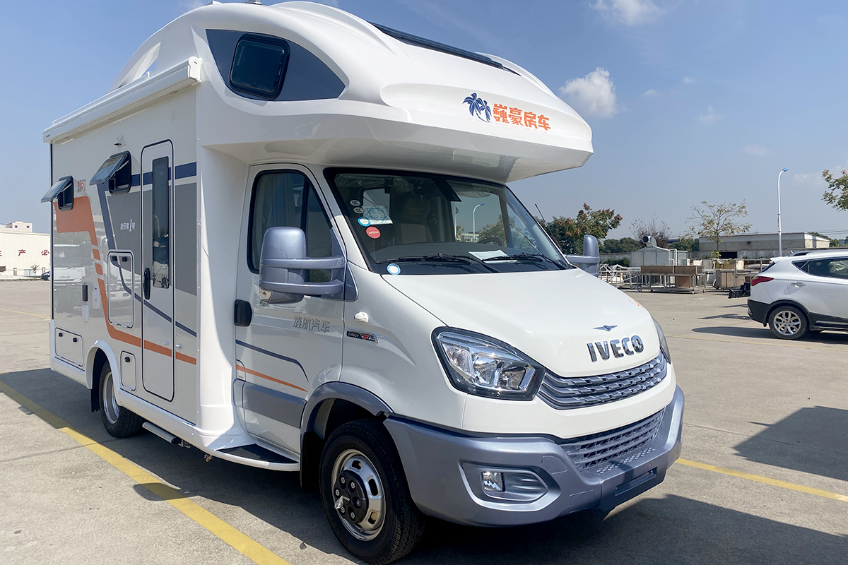 巍豪房车whi旅行家1号依维柯欧胜自行式c型房车